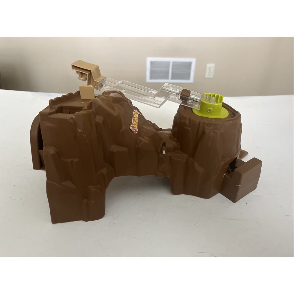 Hot Wheels Super Ultimate Garage Zone 4 Replacement Part Base / Arm
